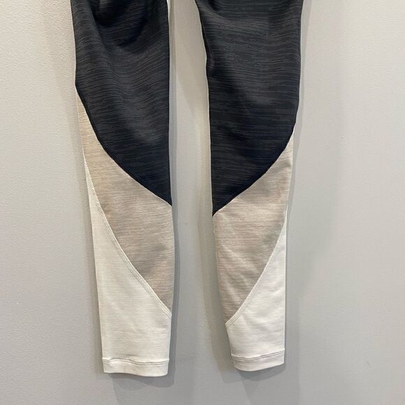 Outdoor Voices Color Block Workout 7/8 Leggings - Picture 6 of 10